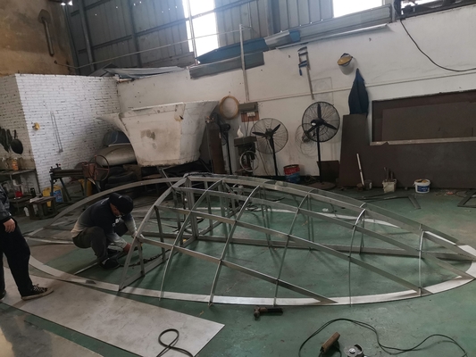 ODM Escultura de acero inoxidable Decoración de paredes Primer paso Construcción de esqueleto