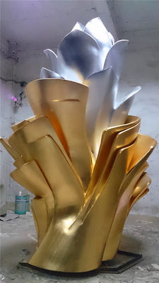 El extracto de acero inoxidable de la escultura de la hoja de oro pega la escultura de plata moderna
