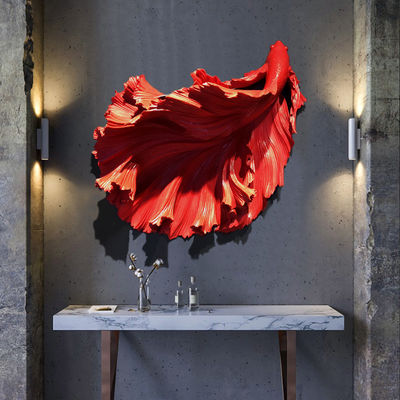 La escultura realista de los pescados de la resina, pared contemporánea interior del metal esculpe ciánico rojo